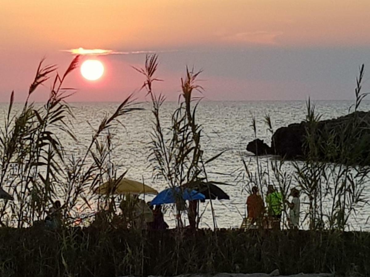 Apulia Beach Leporano Exterior photo